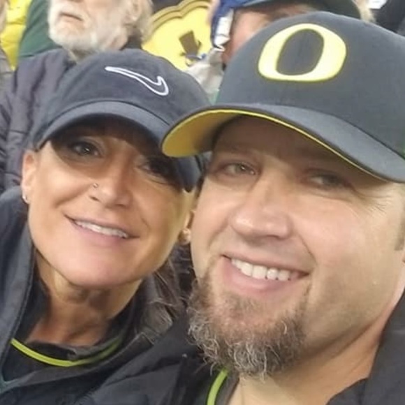 Meet your Posher, Nicole - Picture 1 of 1